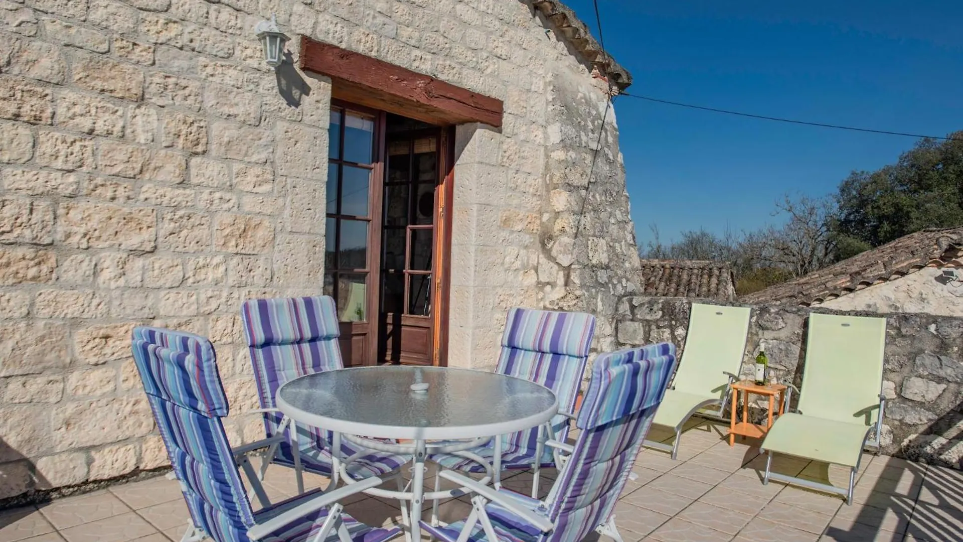 La Tour Villa Roquecor 0*,